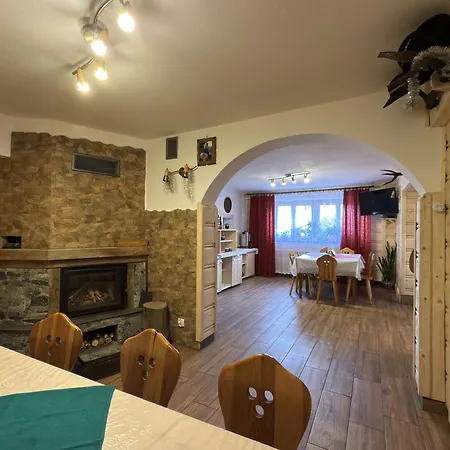 Wynajem Pokoi Beata 民宿 布库维纳塔然斯卡