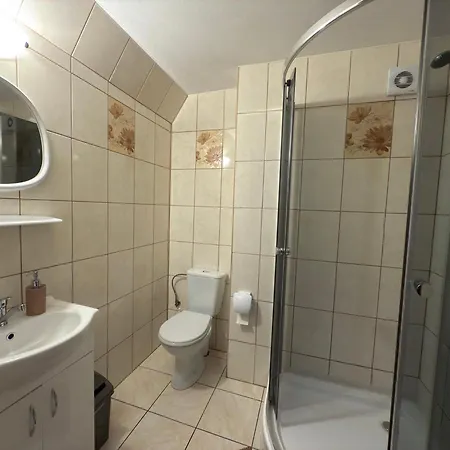 Wynajem Pokoi Beata 布库维纳塔然斯卡